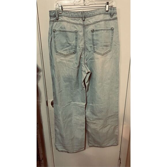 Madden NYC Wide Leg Light Distressed Jeans Juniors Size 13 - Picture 9 of 9